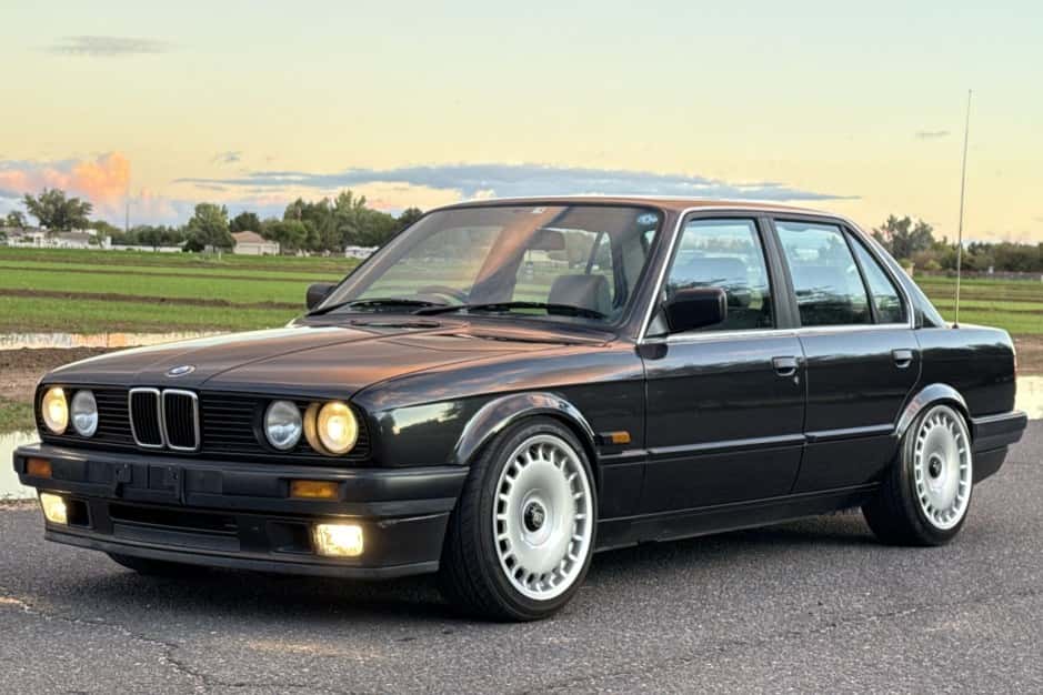 1991 BMW E30 3-Series Sedan sold for $8,995