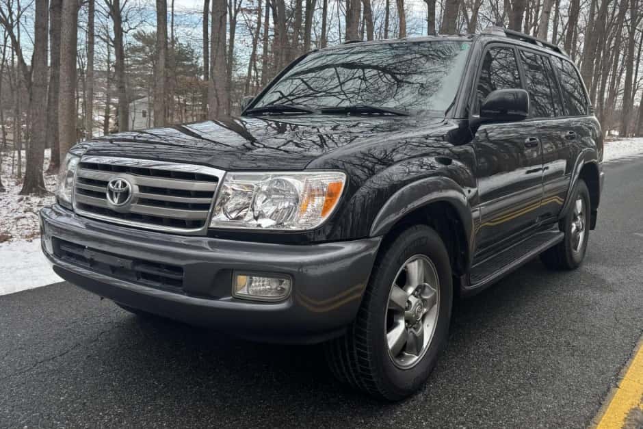 2006 Toyota Land Cruiser 100-Series sold for $17,500