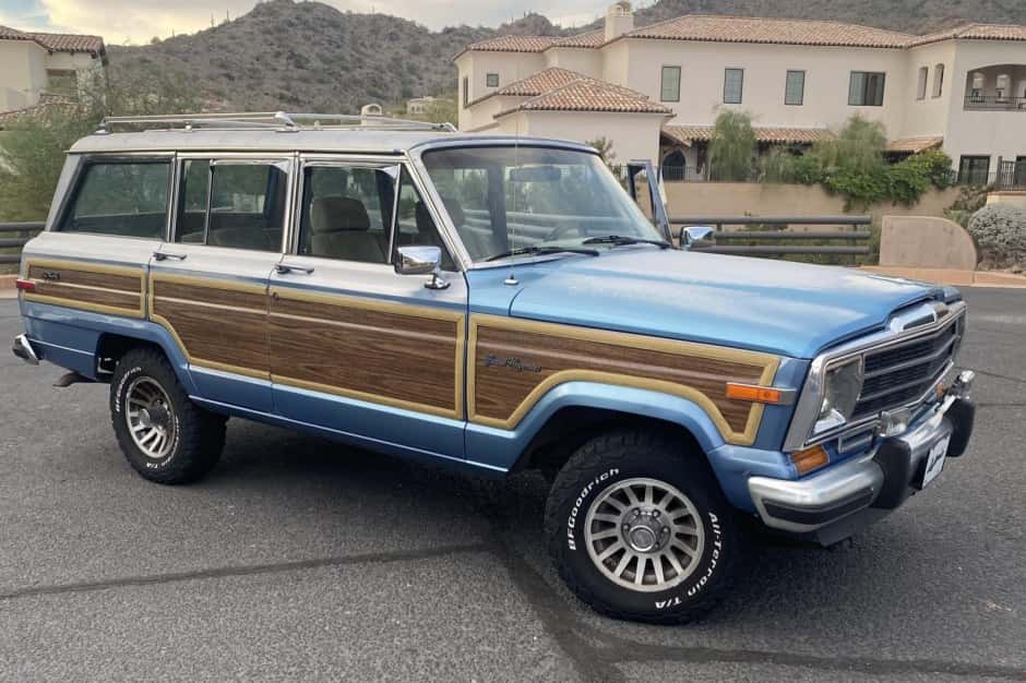 1991 Jeep SJ Grand Wagoneer sold for $18,000