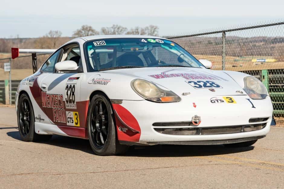 1999 Porsche 996 911 Carrera sold for $35,250