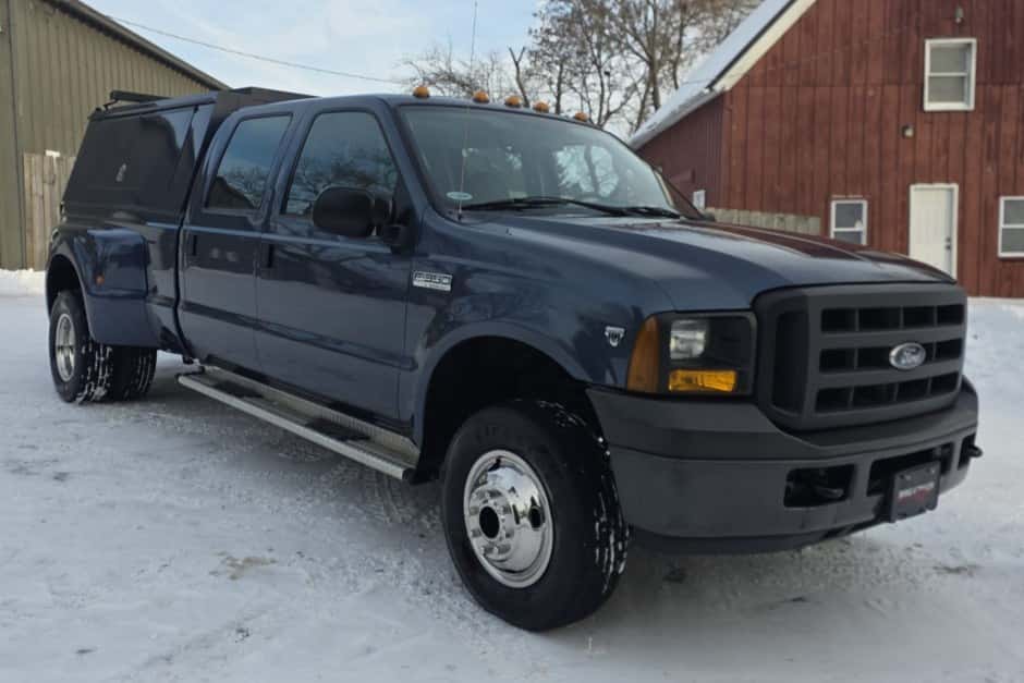 2005 Ford Super Duty 1999-2007 sold for $23,000