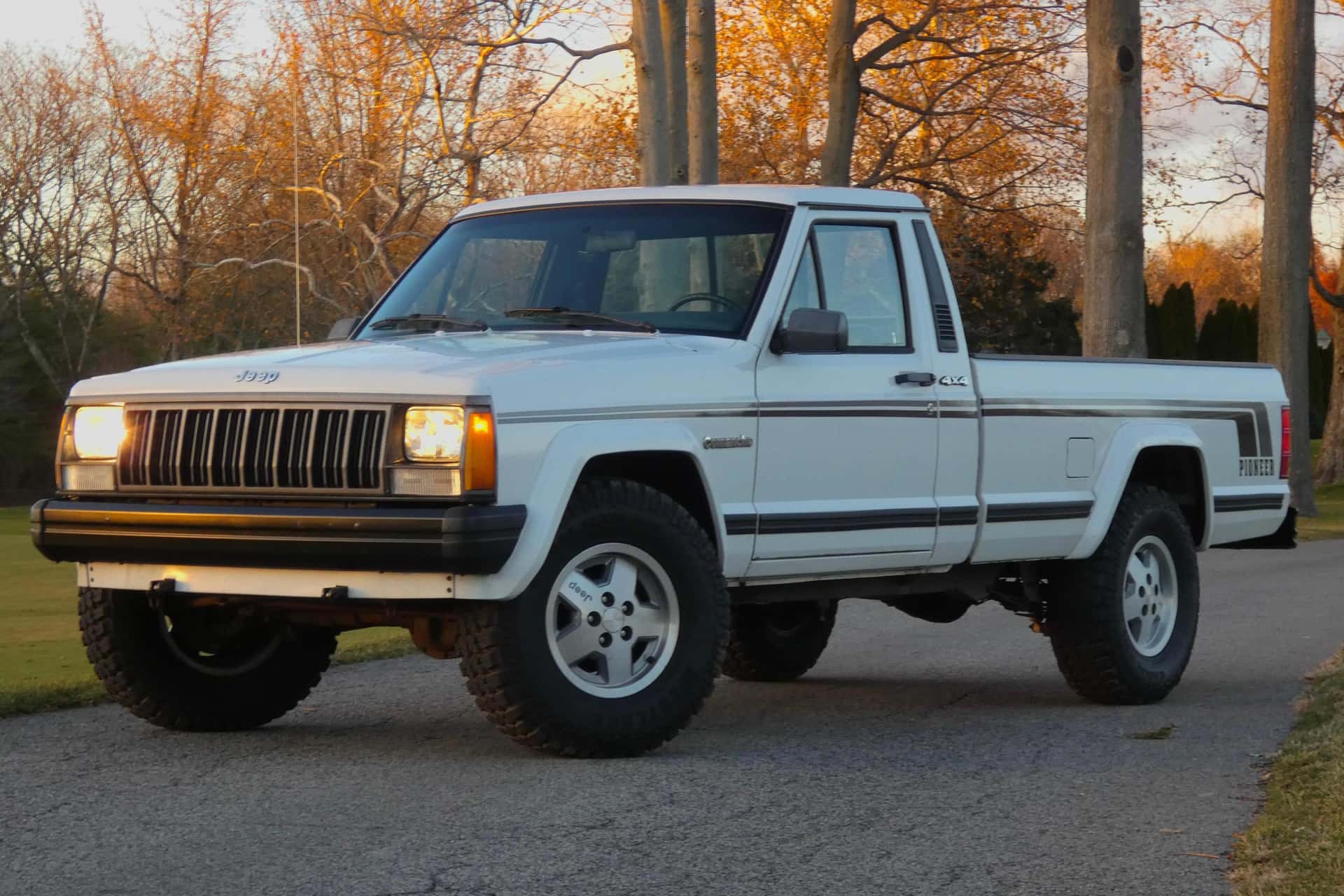 1988 Jeep Comanche sold for $12,100