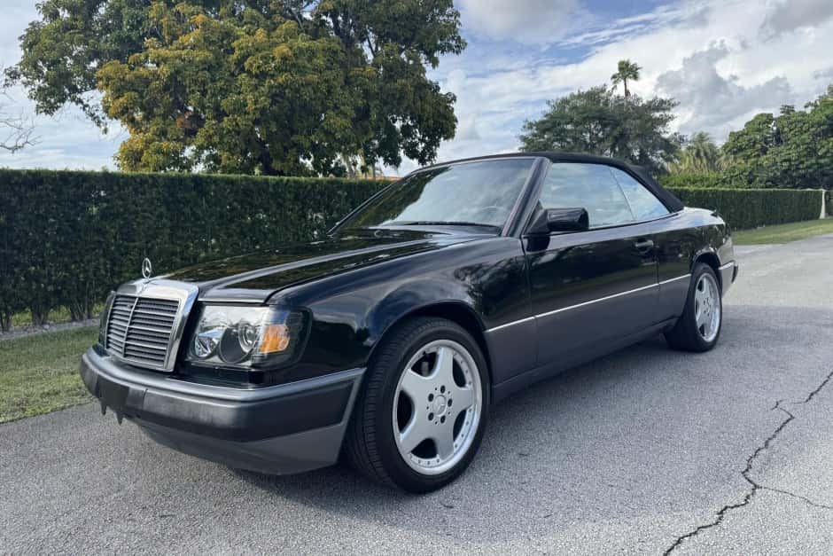 1993 Mercedes-Benz W124 E-Class sold for $9,500