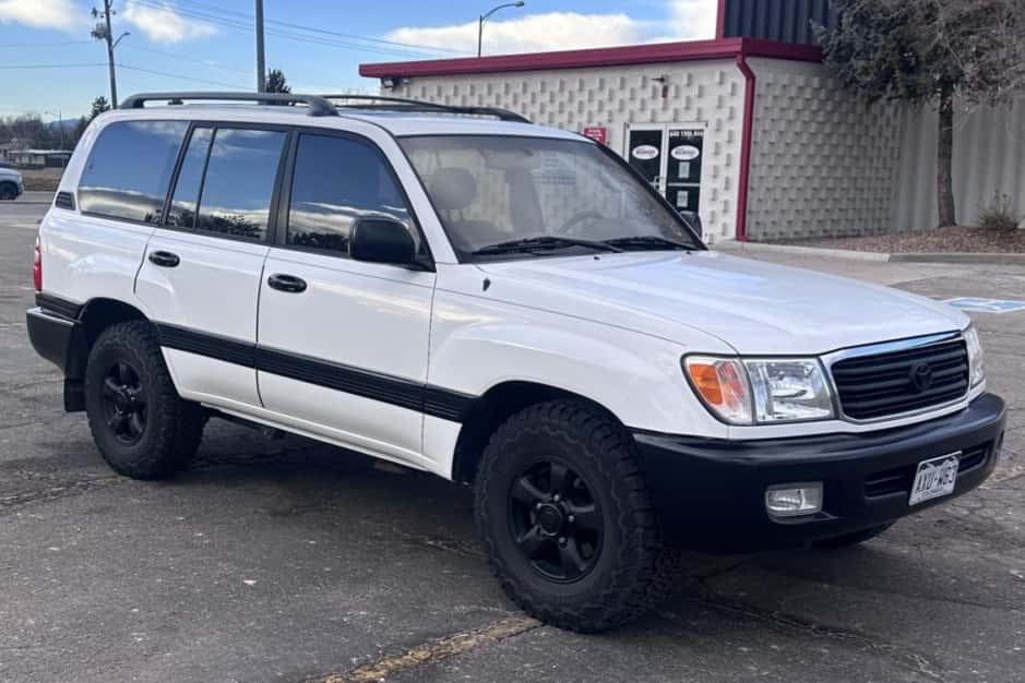 2002 Toyota Land Cruiser 100-Series sold for $23,250