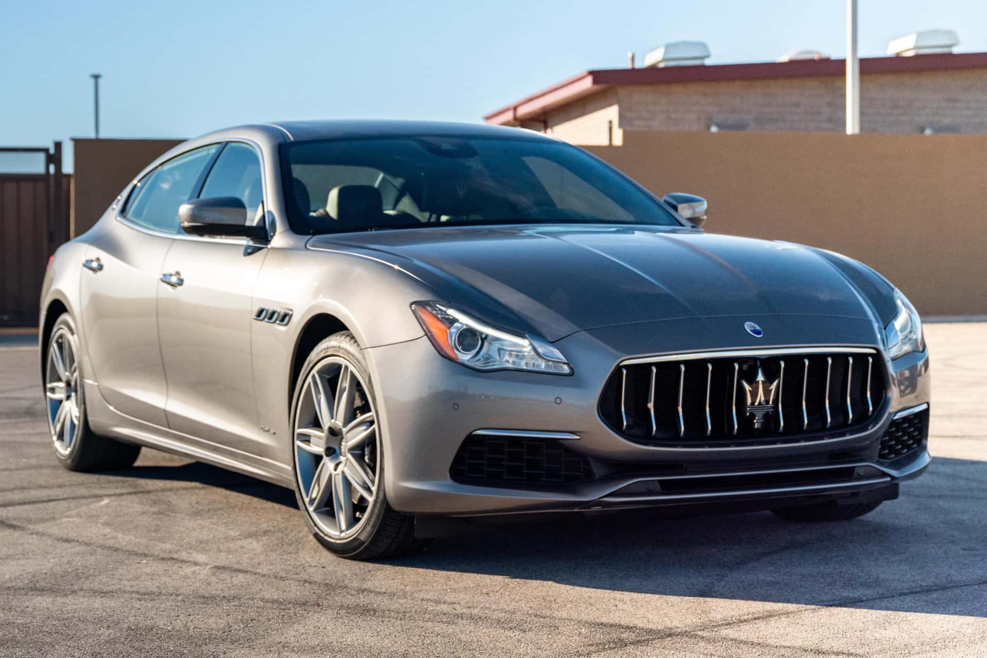 2017 Maserati Quattroporte sold for $20,250