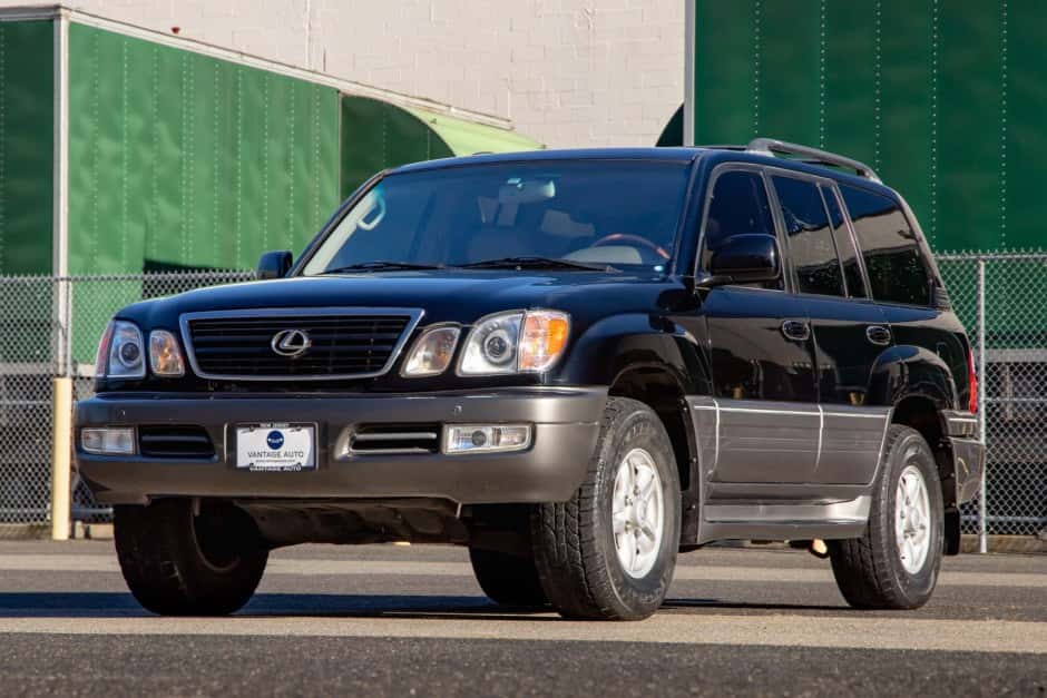 2000 Lexus LX470 sold for $13,500