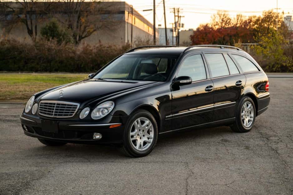 2004 Mercedes-Benz W211 E-Class sold for $9,100