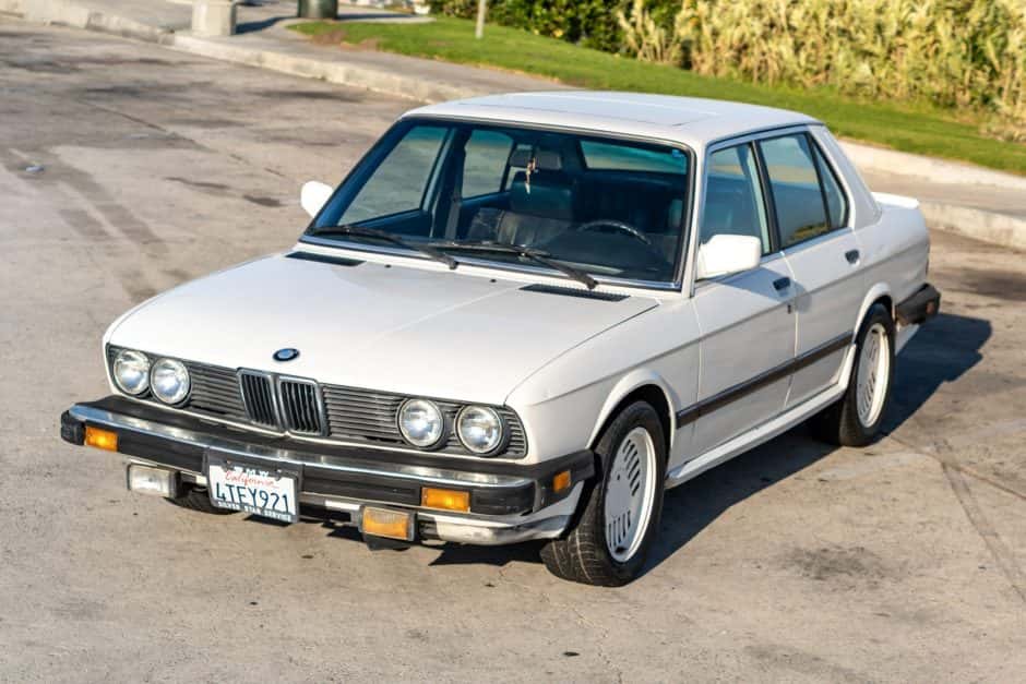 1985 BMW E28 5-Series sold for $6,258