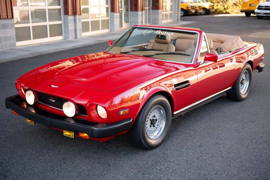 1980 Aston Martin V8 (1977-1989) sold for $122,000