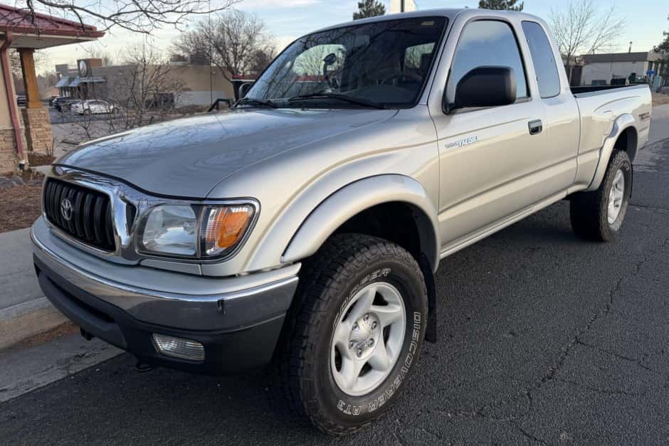 2002 Toyota Tacoma (N1X0 1995-2005) sold for $24,255
