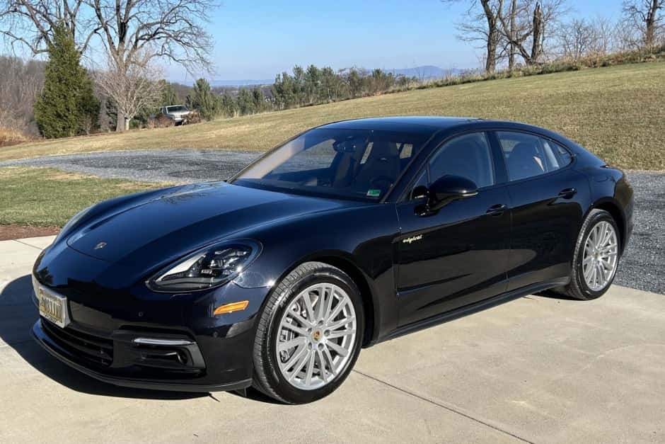 2018 Porsche Panamera sold for $30,250