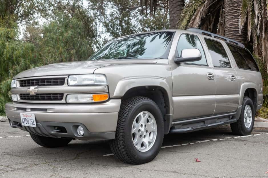 2002 Chevrolet Suburban (GMT800 2000-2006) sold for $20,000