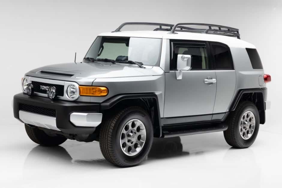 2012 Toyota FJ Cruiser sold for $34,250