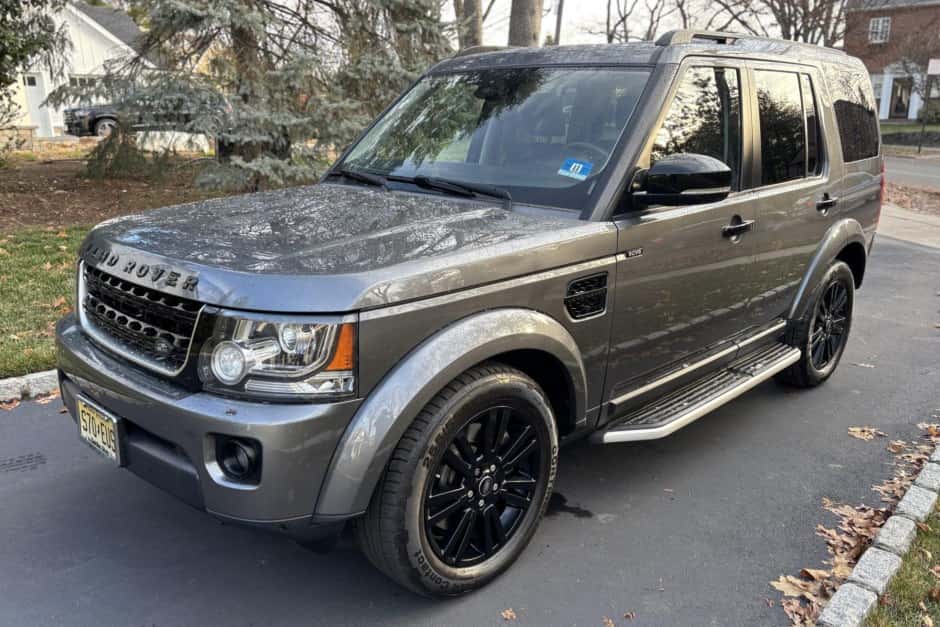 2015 Land Rover LR4 sold for $11,000