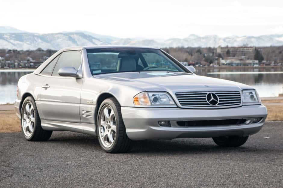 2002 Mercedes-Benz R129 SL sold for $39,027