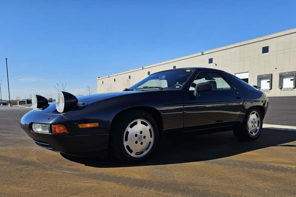 1987 Porsche 928 sold for $32,500