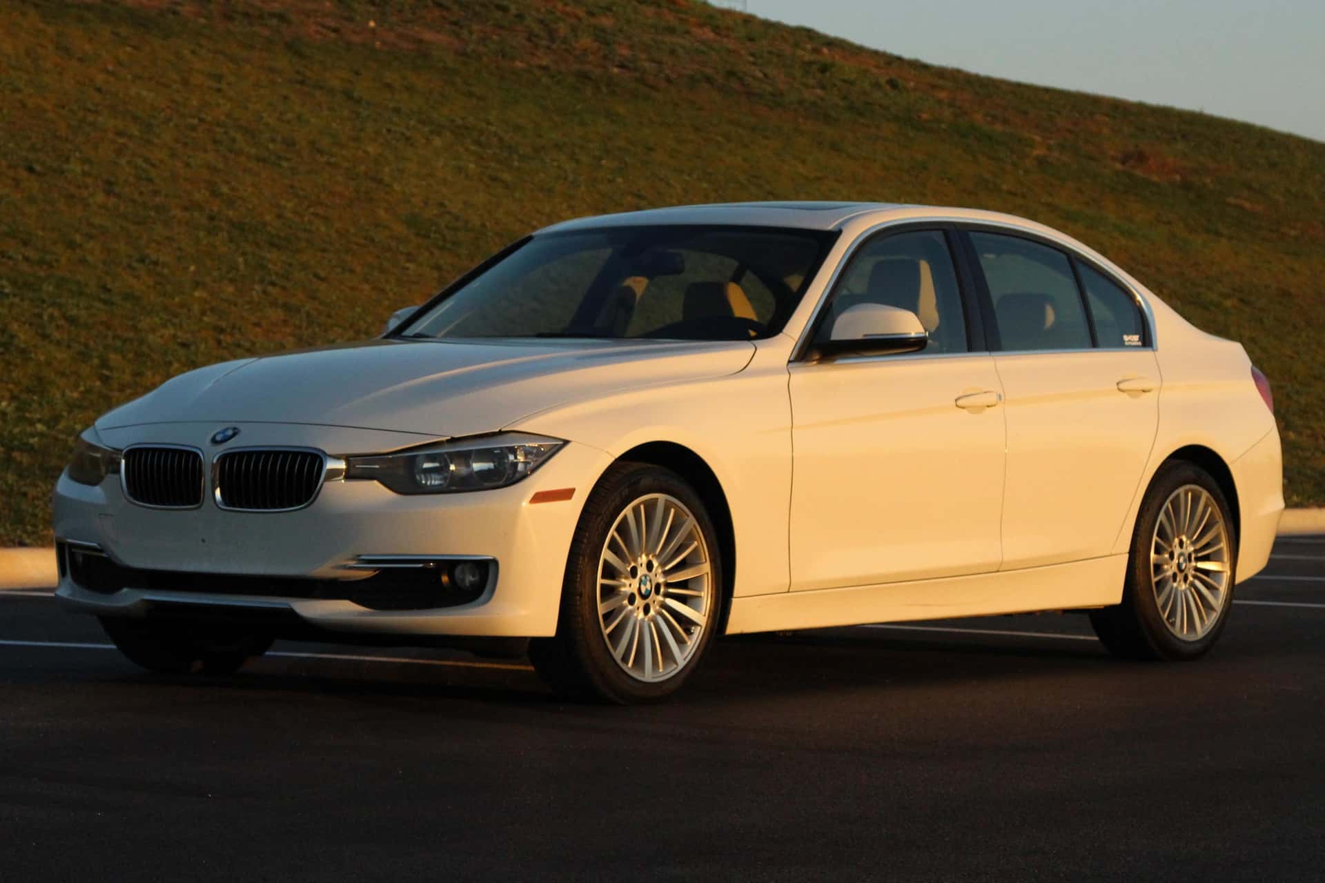 2014 BMW 3 Series sold for $5,300