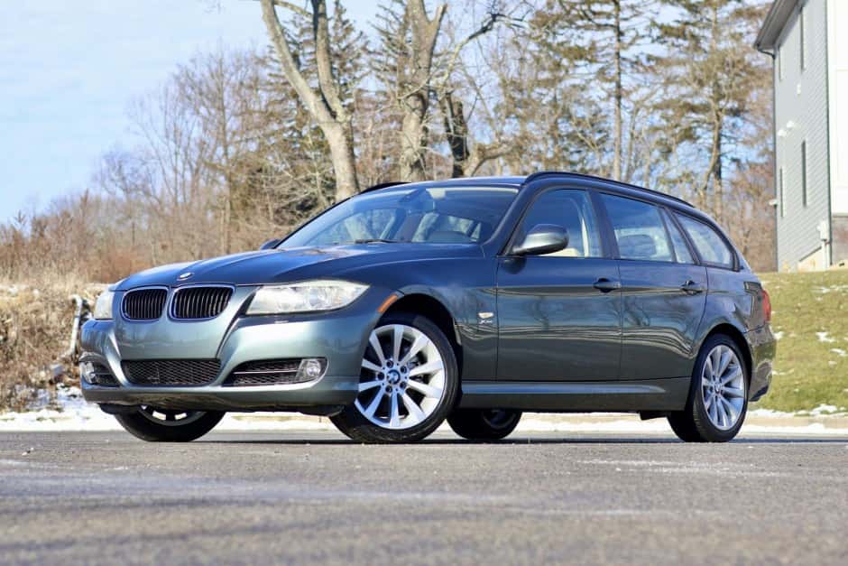2011 BMW E91 3-Series Touring sold for $13,700