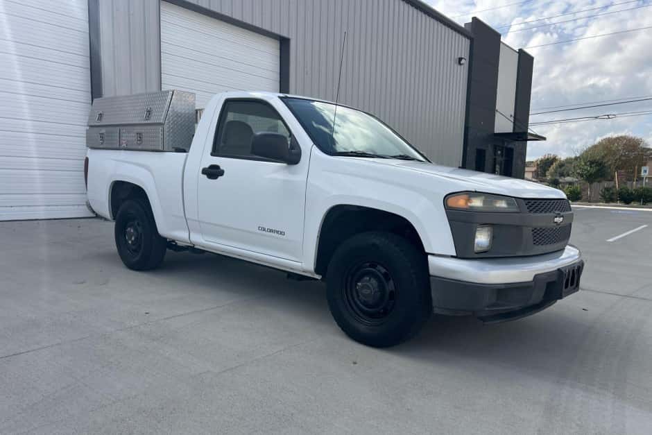 2004 Chevrolet Colorado sold for $9,500