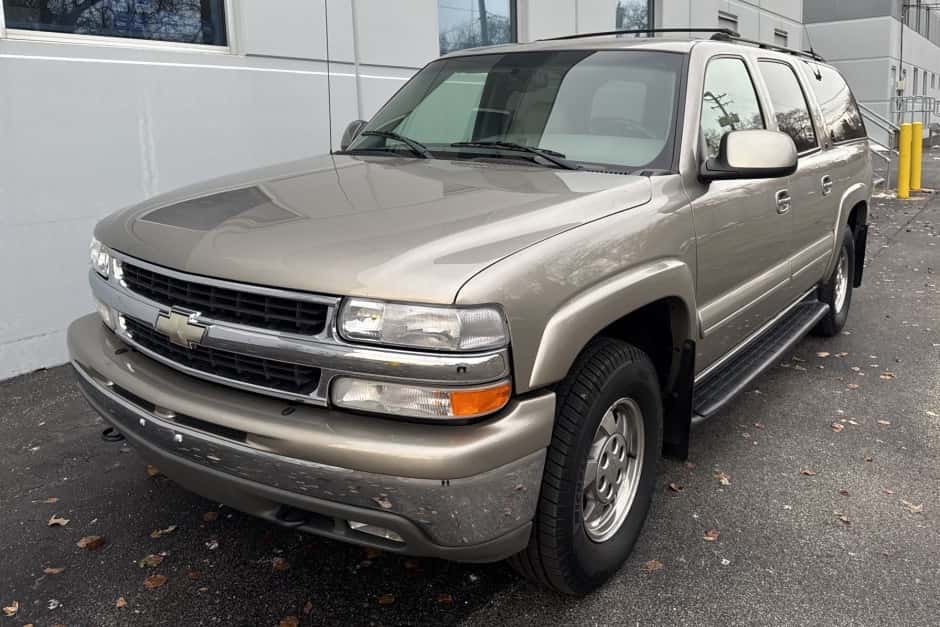 2001 Chevrolet Suburban (GMT800 2000-2006) sold for $18,000