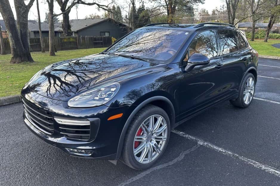 2015 Porsche 958 Cayenne (2011-2018) sold for $40,250