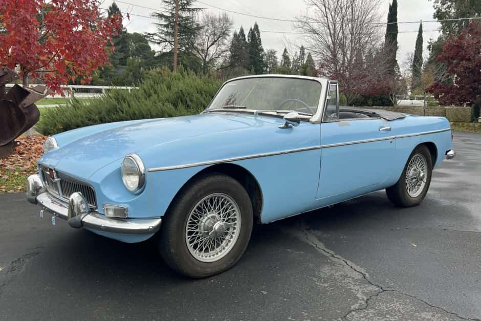 1964 MG MGB sold for $9,800