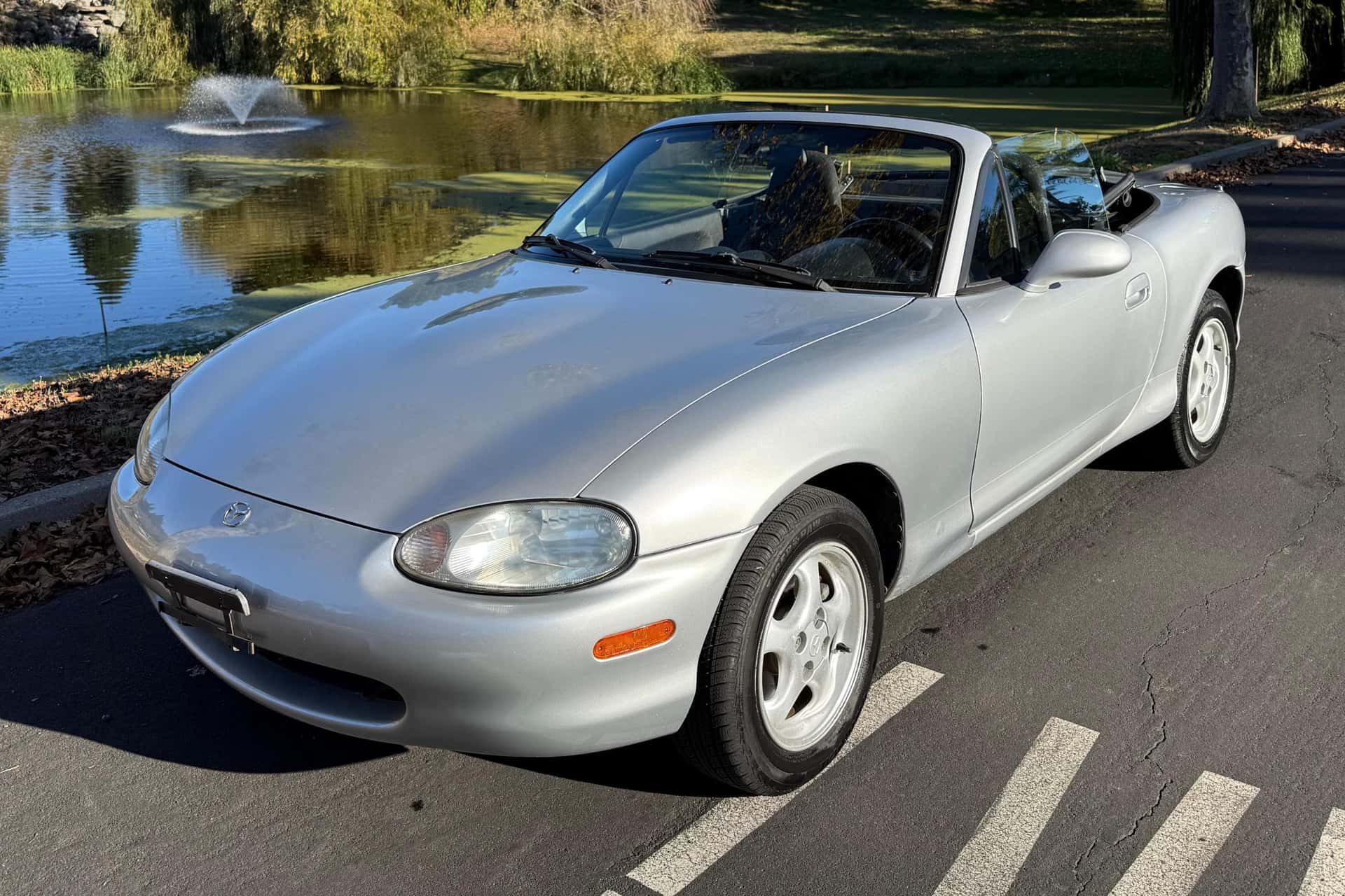 2000 Mazda NB Miata sold for $7,900