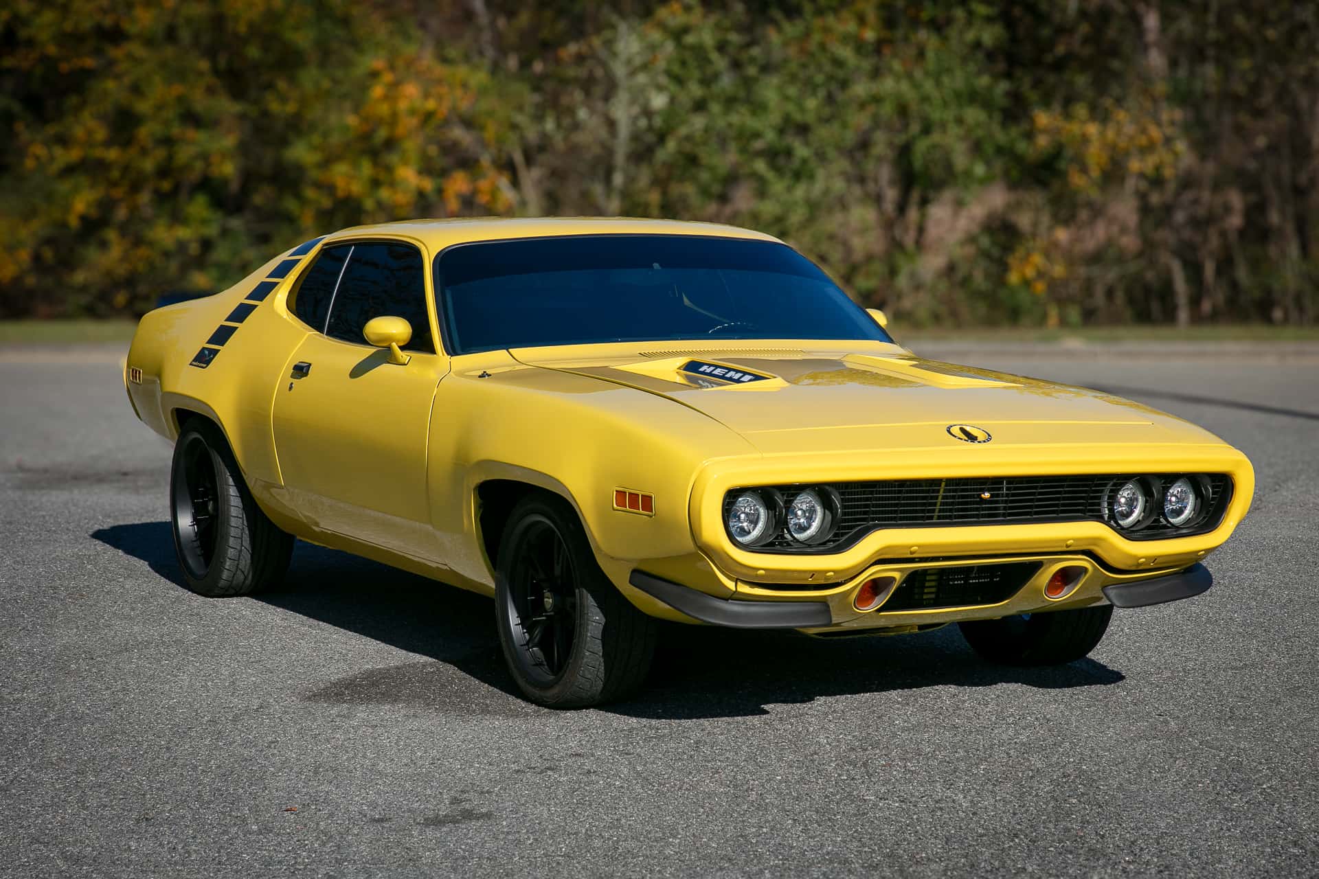 1971 Plymouth Road Runner sold for $33,000