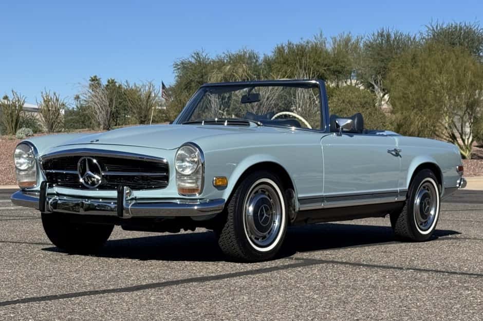 1971 Mercedes-Benz W113 SL sold for $128,000