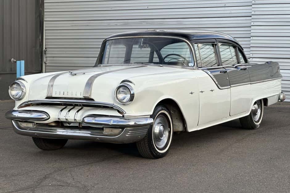 1955 Pontiac Star Chief sold for $5,700