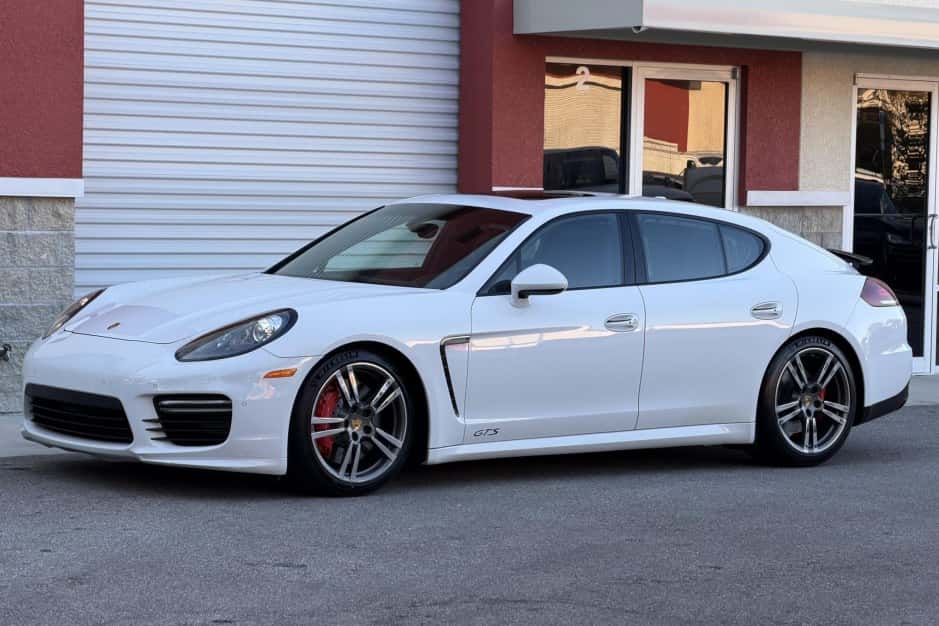 2015 Porsche Panamera sold for $38,000