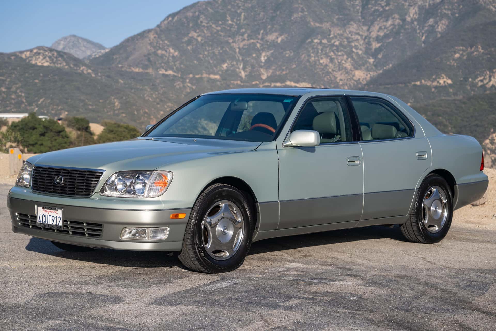 1998 Lexus LS sold for $15,650