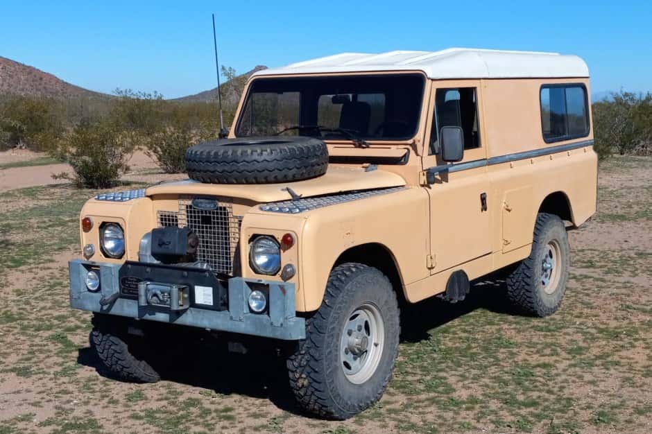1971 Land Rover Series 109 sold for $21,000