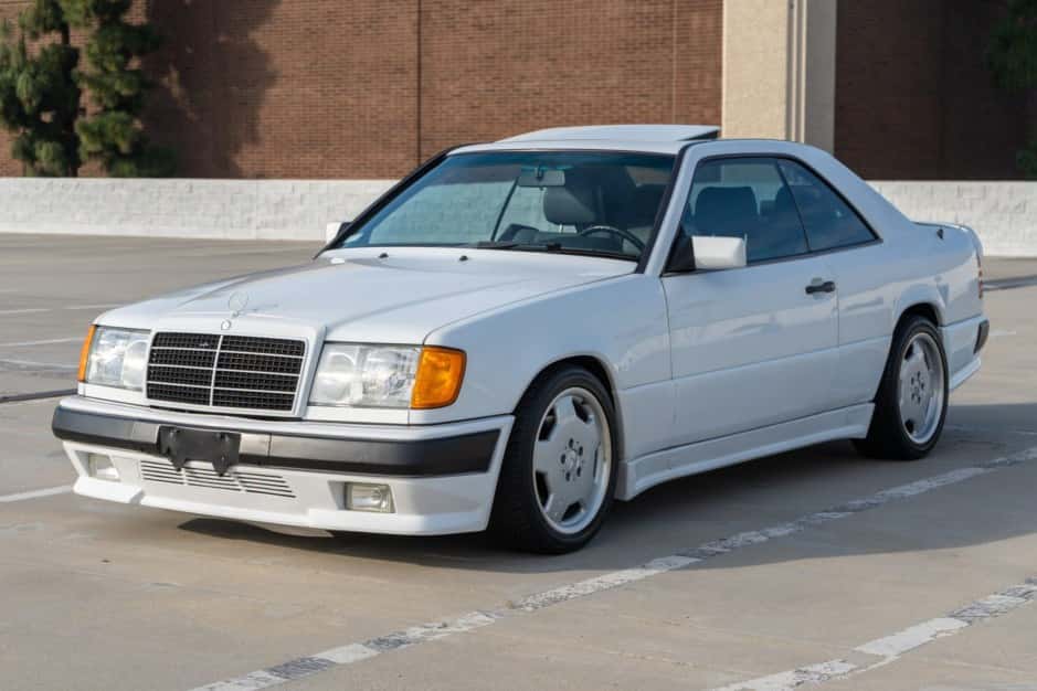 1989 Mercedes-Benz W124 E-Class sold for $28,500