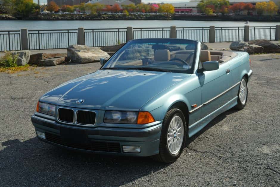 1996 BMW E36 3-Series sold for $9,500