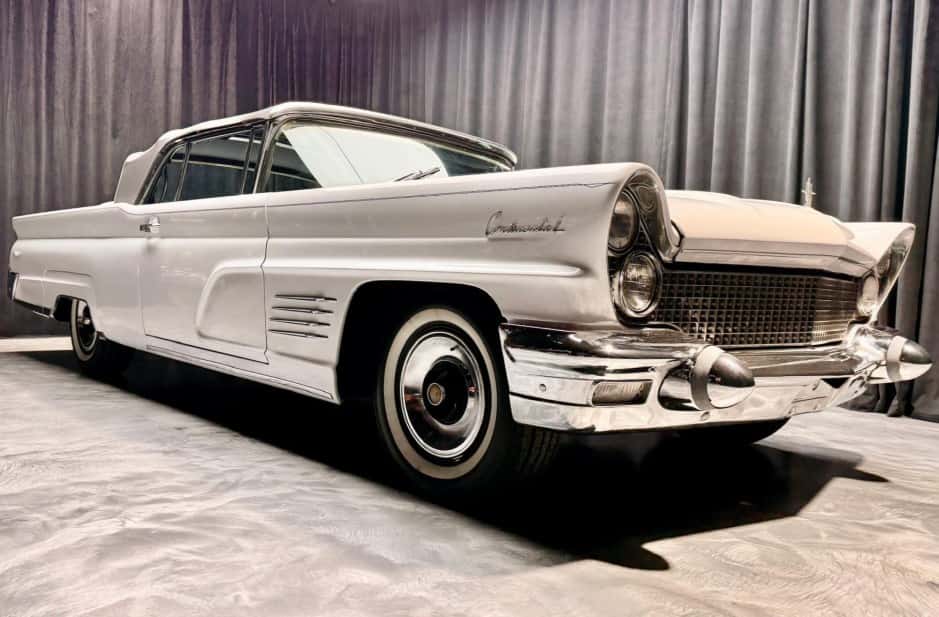 1960 Lincoln Continental (1958-1960) sold for $26,000