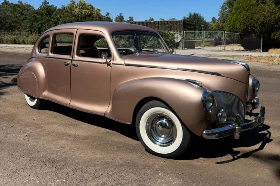 1941 Lincoln Zephyr sold for $8,300