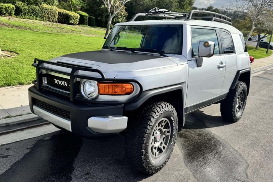 2008 Toyota FJ Cruiser sold for $17,500