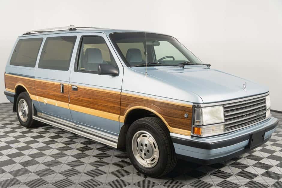 1988 Plymouth Voyager & Grand Voyager sold for $4,777