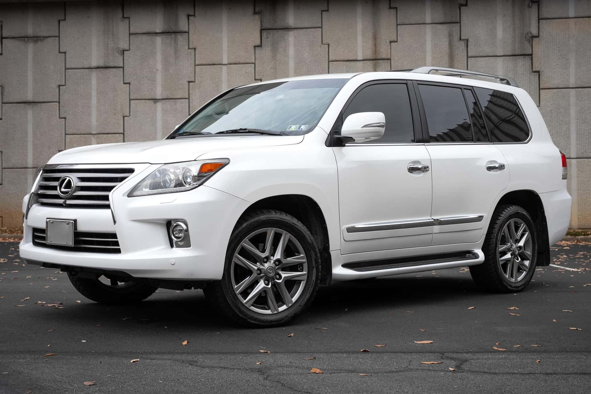 2014 Lexus LX sold for $30,000