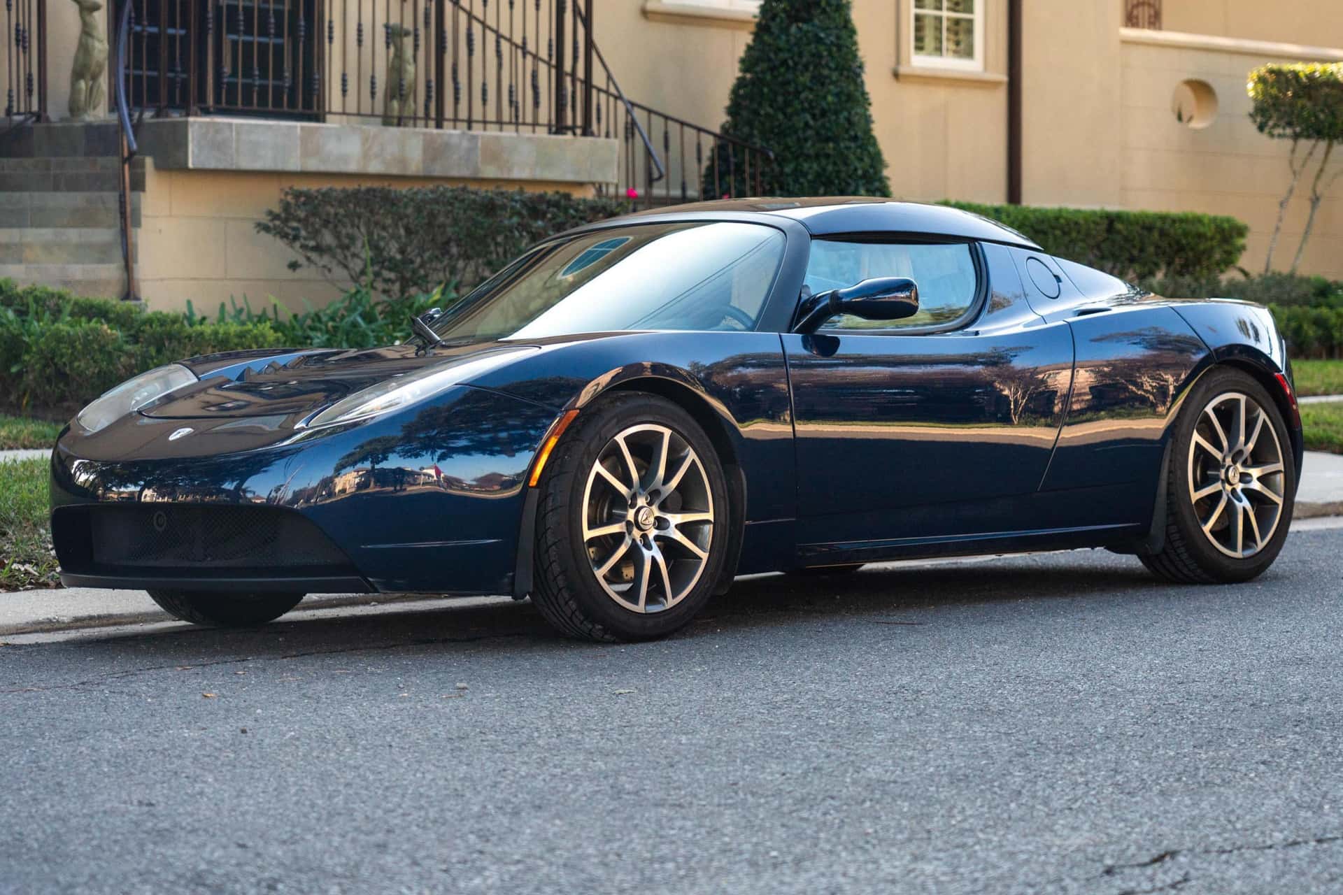 2008 Tesla Roadster sold for $43,000