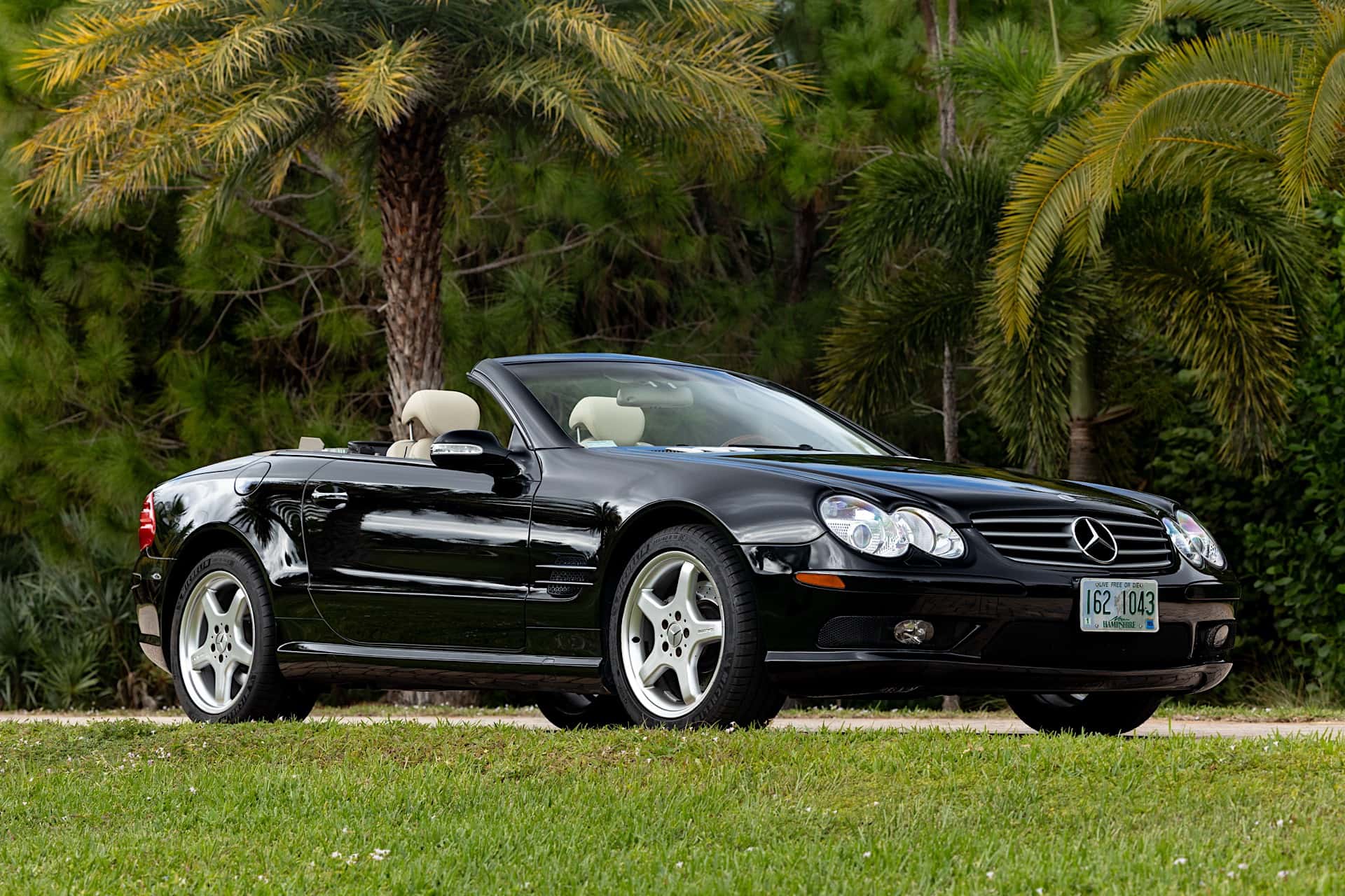 2003 Mercedes-Benz SL500 sold for $25,000