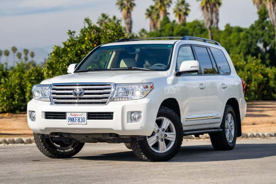 2014 Toyota Land Cruiser 200-Series sold for $70,800