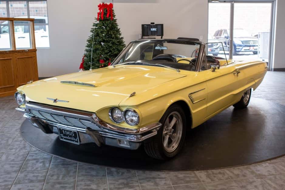 1965 Ford Thunderbird (1964-1966) sold for $16,500