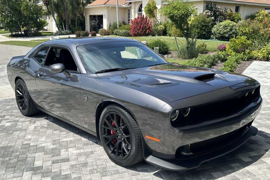 2015 Dodge Challenger SRT Hellcat sold for $40,000