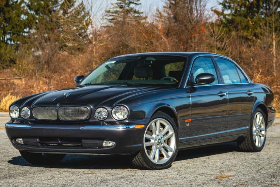 2004 Jaguar X350/X356/X358 XJR (2004-2009) sold for $20,250