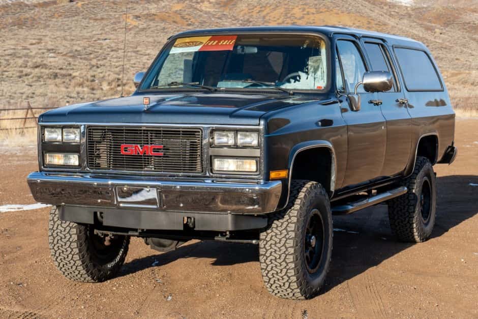 1990 GMC Suburban (1973-1991) sold for $14,250