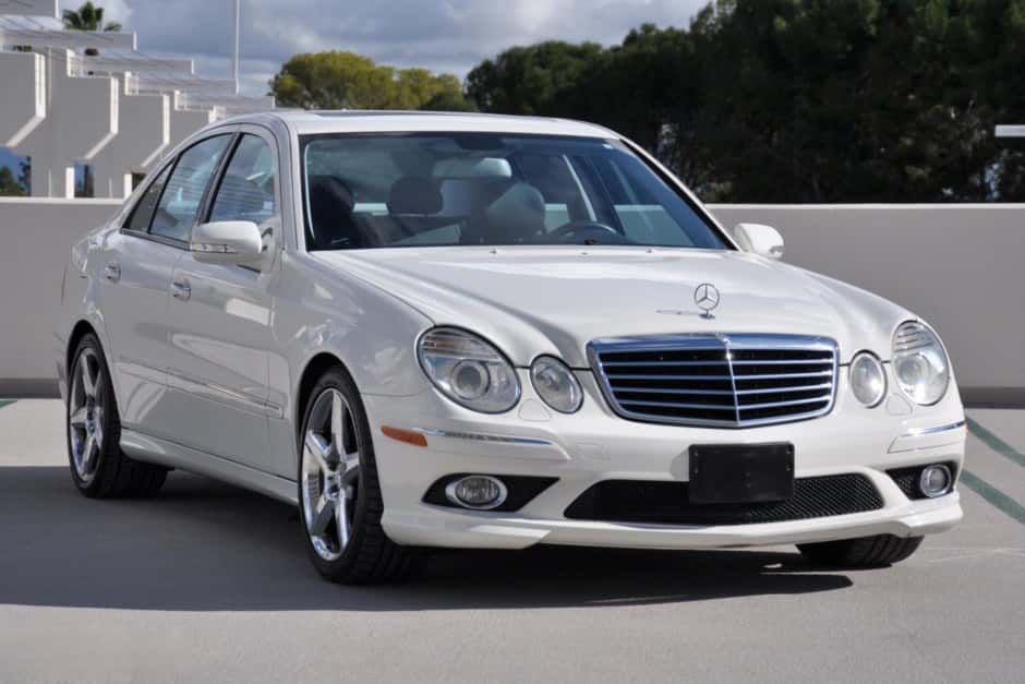 2009 Mercedes-Benz W211 E-Class sold for $10,000