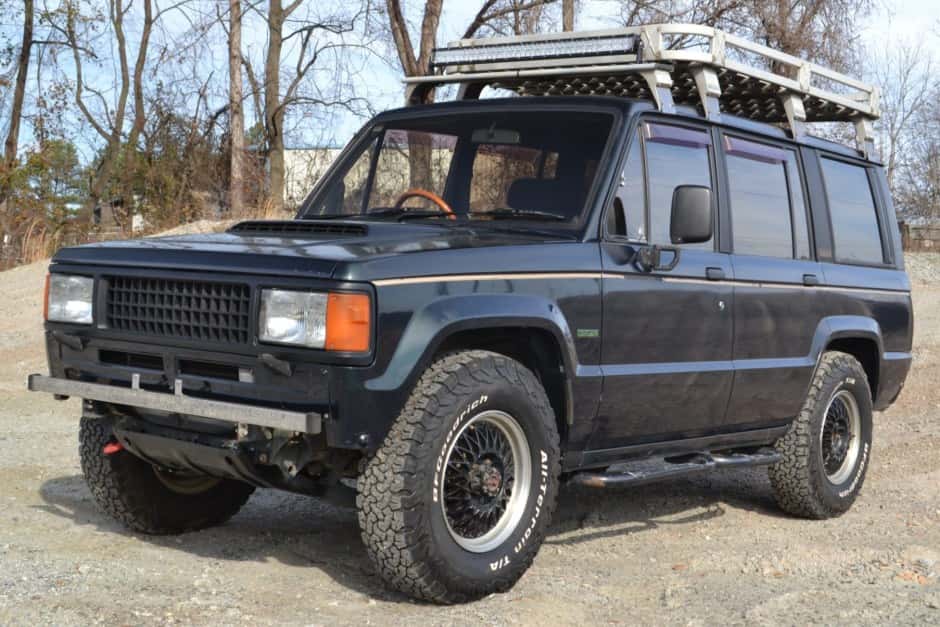 1990 Isuzu Trooper sold for $8,725