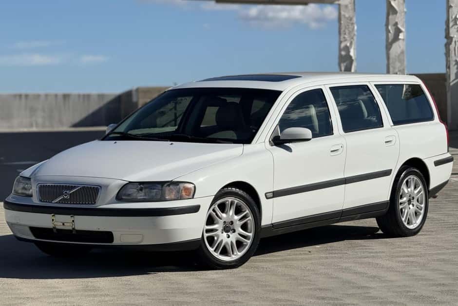 2004 Volvo V70 sold for $4,300